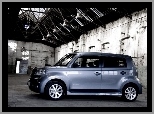 Daihatsu Materia, Hangar